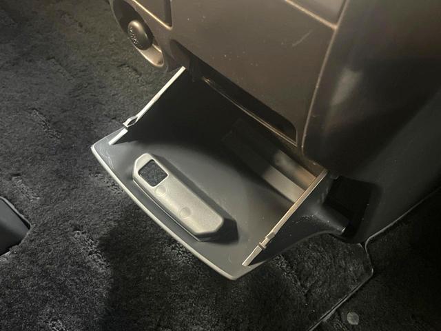 D プレミアム ディーゼル 純正ナビ フリップダウンモニター 両側電動ドア バックカメラ パワーバックドア パートタイム4WD パワーシート オートライト オートエアコン 禁煙車 ワンオーナー(40枚目)