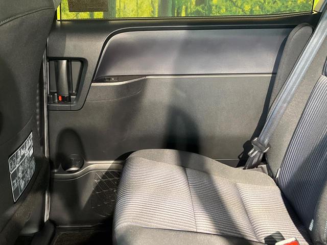 ヴォクシー ＺＳ　煌　両側電動ドア　バックカメラ　禁煙車　スマートキー　ＬＥＤヘッド　ビルトインＥＴＣ　ワンオーナー　オートライト　デュアルエアコン　純正１６インチアルミ　Ｂｌｕｅｔｏｏｔｈ　ＣＤ　ＤＶＤ再生　フルセグ（42枚目）