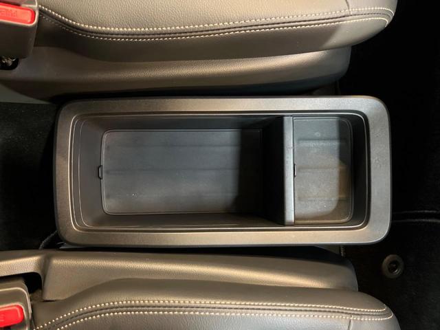 ステップワゴン ｅ：ＨＥＶスパーダ　プレミアムライン　純正１１型ナビ　全周囲カメラ　両側電動スライドドア　ホンダセンシング　アダプティブクルーズコントロール　前席シートヒーター　純正革巻ステアリング　純正１７インチＡＷ　パドルシフト　ハーフレザーシート（42枚目）