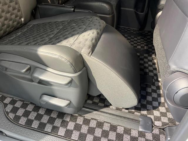 ヴォクシー Ｓ－Ｚ　フリップダウンモニター　メーカー１０型ナビ　バックカメラ　前中席シートヒーター　３眼ＬＥＤヘッド　両側電動ドア　レーダークルーズ　ドラレコ　ハーフレザー　ＥＴＣ　ドラレコ　純正１７ＡＷ　ワンオーナー（53枚目）