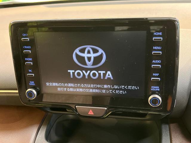 ヤリスクロス ハイブリッドＺ　純正８型ディスプレイオーディオ　パノラミックビューモニター　ヘッドアップディスプレイ　レーダークルーズ　シートヒーター　パワーバックドア　ＥＴＣ　ドラレコ　パワーシート　ルーフレール　禁煙車（3枚目）