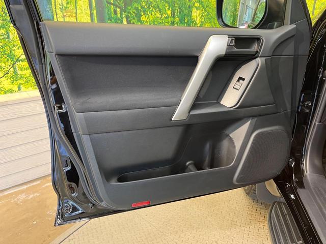 ランドクルーザープラド ＴＸ　４ＷＤ　７人乗り　サンルーフ　純正９型ナビ　バックカメラ　衝突被害軽減システム　レーダークルーズ　禁煙車　ドラレコ　コーナーセンサー　スマートキー　ＬＥＤヘッド　ルーフレール　ビルトインＥＴＣ（42枚目）