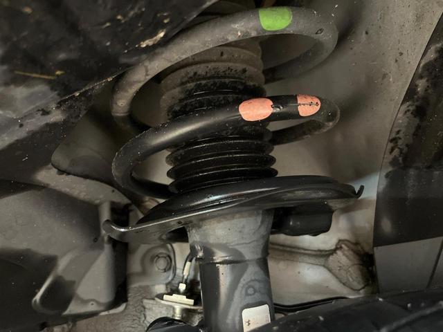 セレナ ｅ－パワー　ハイウェイスターＶ　純正１０型ナビ　全周囲カメラ　プロパイロット　両側電動ドア　レーダークルーズ　衝突軽減　デジタルインナーミラー　ブラインドスポットモニター　ＥＴＣ　ＬＥＤヘッド　１５ＡＷ　スマートキー（20枚目）