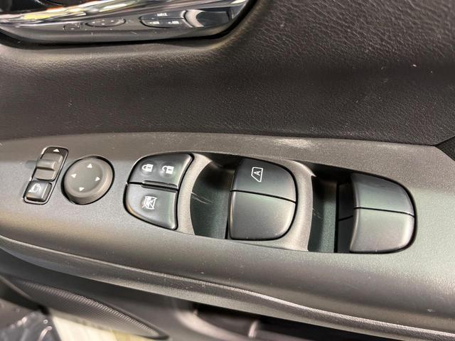 セレナ ｅ－パワー　ハイウェイスターＶ　純正１０型ナビ　全周囲カメラ　プロパイロット　両側電動ドア　レーダークルーズ　衝突軽減　デジタルインナーミラー　ブラインドスポットモニター　ＥＴＣ　ＬＥＤヘッド　１５ＡＷ　スマートキー（39枚目）