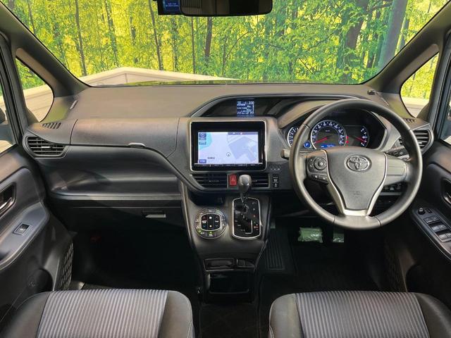 ヴォクシー ＺＳ　煌　純正９型ナビ　フリップダウン　両側電動ドア　ＬＥＤヘッド　ＥＴＣ　禁煙車　純正１６ＡＷ　リアオートエアコン　ドアバイザー　アイドリングストップ　横滑り防止　Ｂｌｕｅｔｏｏｔｈ　ＣＤ　スマートキー（2枚目）