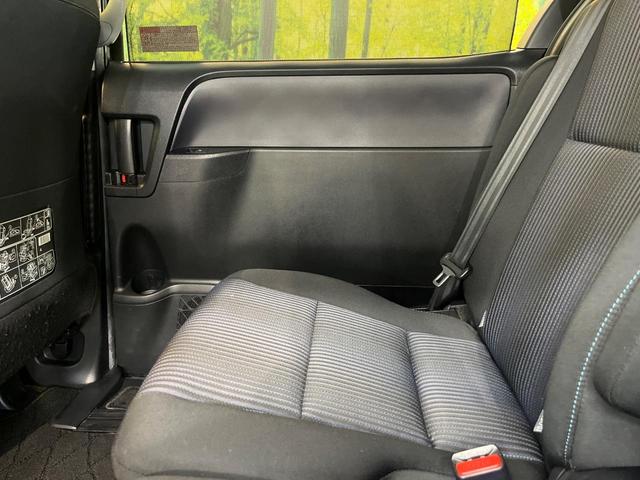 ヴォクシー ＺＳ　煌　純正９型ナビ　フリップダウン　両側電動ドア　ＬＥＤヘッド　ＥＴＣ　禁煙車　純正１６ＡＷ　リアオートエアコン　ドアバイザー　アイドリングストップ　横滑り防止　Ｂｌｕｅｔｏｏｔｈ　ＣＤ　スマートキー（42枚目）