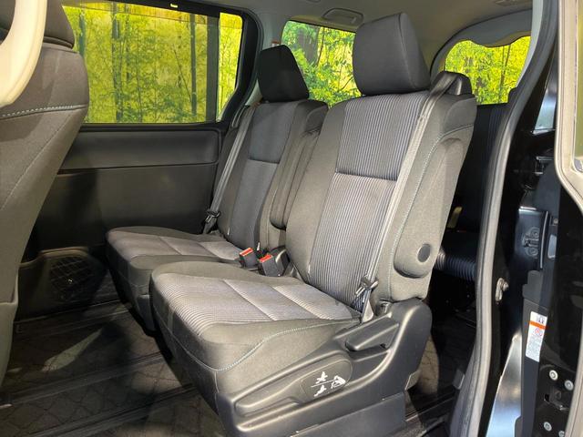 ヴォクシー ＺＳ　煌　純正９型ナビ　フリップダウン　両側電動ドア　ＬＥＤヘッド　ＥＴＣ　禁煙車　純正１６ＡＷ　リアオートエアコン　ドアバイザー　アイドリングストップ　横滑り防止　Ｂｌｕｅｔｏｏｔｈ　ＣＤ　スマートキー（49枚目）