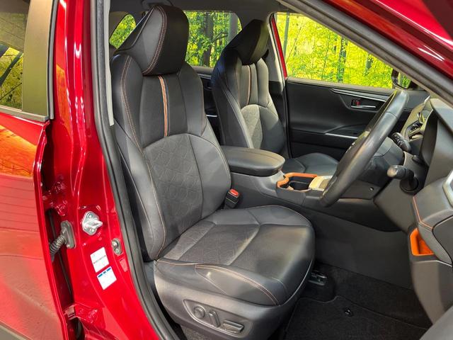 ＲＡＶ４ アドベンチャー　４ＷＤ　純正９型ナビ　バックカメラ　クリアランスソナー　レーダークルーズ　ＥＴＣ車載器　シートヒーター　シートクーラー　ステリングヒーター　合皮レザーシート　ＬＥＤヘッド　純正１９ＡＷ　ワンオーナー（9枚目）