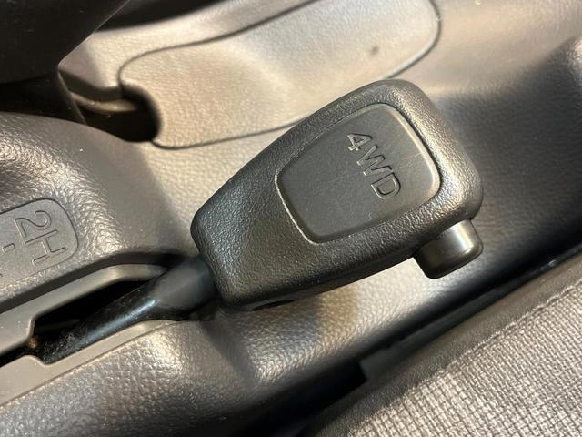キャリイトラック ＫＣ　４ＷＤ　ＭＴ車　禁煙車　純正カーオーディオ　ヘッドライトレベライザー（3枚目）