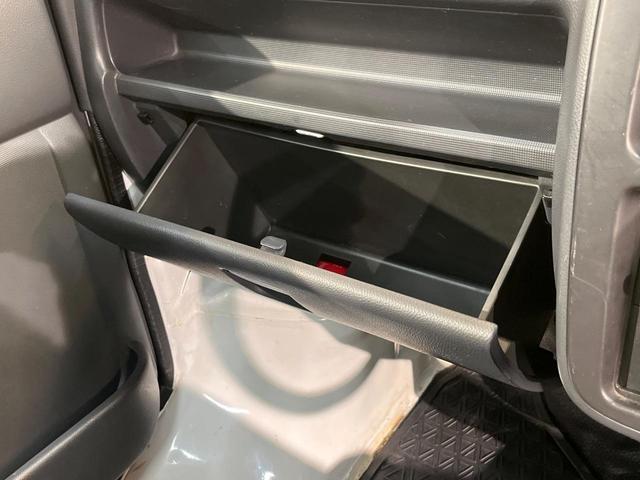 キャリイトラック ＫＣ　４ＷＤ　ＭＴ車　禁煙車　純正カーオーディオ　ヘッドライトレベライザー（26枚目）