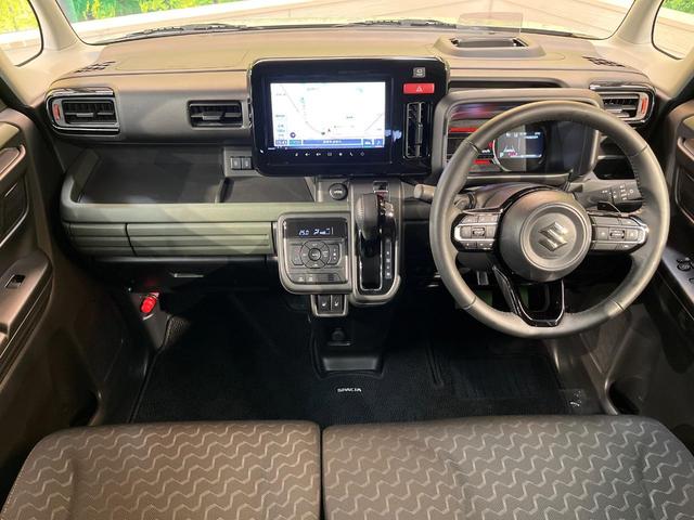 スペーシアギア ハイブリッドＸＺ　ターボ　メーカー９型ナビ　全周囲カメラ　両側電動ドア　ステアリングヒーター　シートヒーター　オットマン　ＬＥＤヘッド　純正１４ＡＷ　ヘッドアップディスプレイ　アダプティブクルーズ　ワンオーナー　禁煙車（2枚目）
