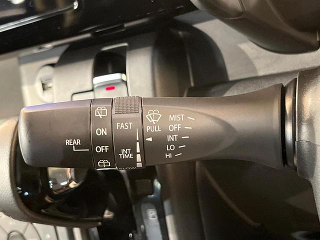 スペーシアギア ハイブリッドＸＺ　ターボ　メーカー９型ナビ　全周囲カメラ　両側電動ドア　ステアリングヒーター　シートヒーター　オットマン　ＬＥＤヘッド　純正１４ＡＷ　ヘッドアップディスプレイ　アダプティブクルーズ　ワンオーナー　禁煙車（30枚目）