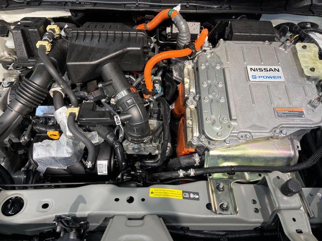 キックス Ｘ　純正９型ナビ　全周囲カメラ　衝突軽減装置　プロパイロット　禁煙車　ハーフレザーシート　ドライブレコーダー　コーナーセンサー　レーンキープ　スマートキー　ＬＥＤヘッド　ＥＴＣ　オートマチックハイビーム（18枚目）