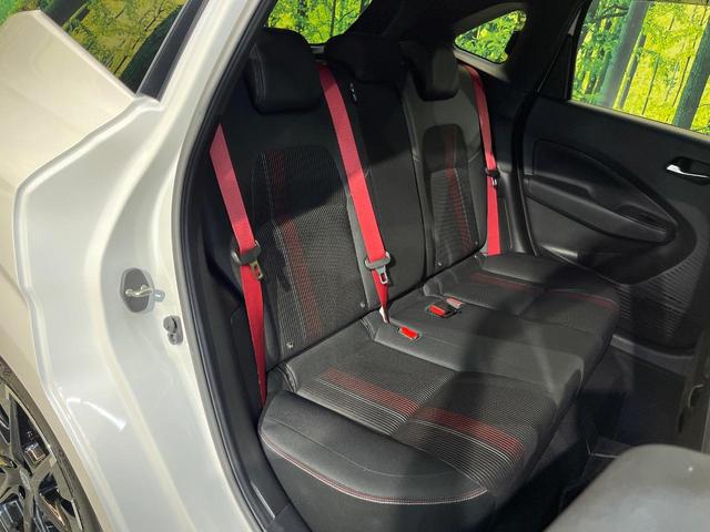 オーラ ニスモ　純正９型ナビ　全周囲カメラ　禁煙車　デジタルインナーミラー　ハーフレザーシート　コーナーセンサー　スマートキー　ＬＥＤヘッド　ＥＴＣ２．０　ドライブレコーダー　プロパイロット　ニスモエアロ（11枚目）