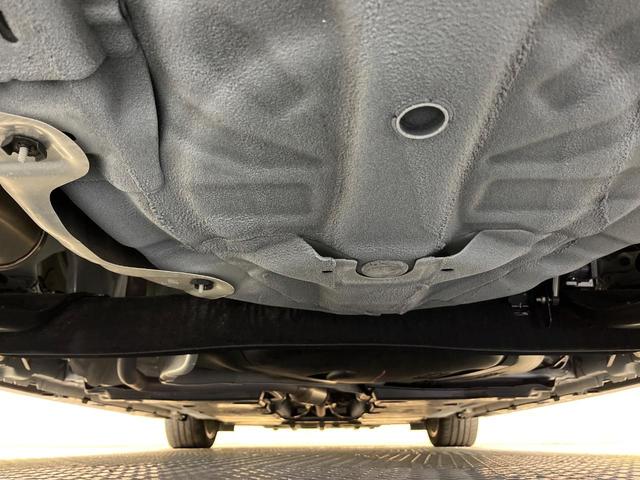 オーラ ニスモ　純正９型ナビ　全周囲カメラ　禁煙車　デジタルインナーミラー　ハーフレザーシート　コーナーセンサー　スマートキー　ＬＥＤヘッド　ＥＴＣ２．０　ドライブレコーダー　プロパイロット　ニスモエアロ（19枚目）