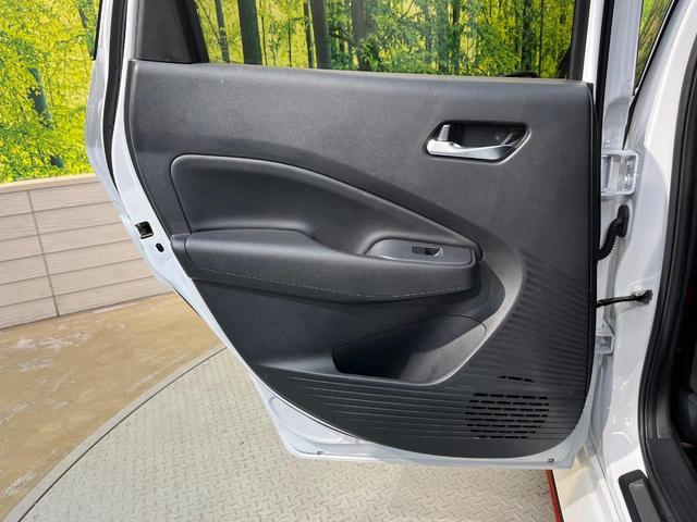 オーラ ニスモ　純正９型ナビ　全周囲カメラ　禁煙車　デジタルインナーミラー　ハーフレザーシート　コーナーセンサー　スマートキー　ＬＥＤヘッド　ＥＴＣ２．０　ドライブレコーダー　プロパイロット　ニスモエアロ（43枚目）
