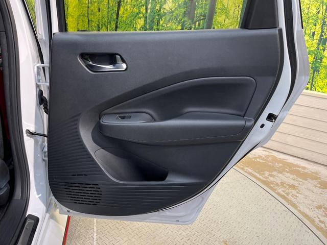オーラ ニスモ　純正９型ナビ　全周囲カメラ　禁煙車　デジタルインナーミラー　ハーフレザーシート　コーナーセンサー　スマートキー　ＬＥＤヘッド　ＥＴＣ２．０　ドライブレコーダー　プロパイロット　ニスモエアロ（44枚目）