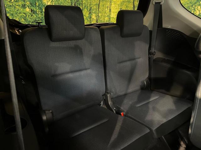 シエンタ ハイブリッドＧ　衝突軽減ブレーキ　ＳＤナビ　バックカメラ　両側電動ドア　車線逸脱警報　革巻きステリング　純正オプション１６ＡＷ　ＥＴＣ　スマートキー　Ｂｌｕｅｔｏｏｔｈ　オートハイビーム　オートエアコン　禁煙車（11枚目）