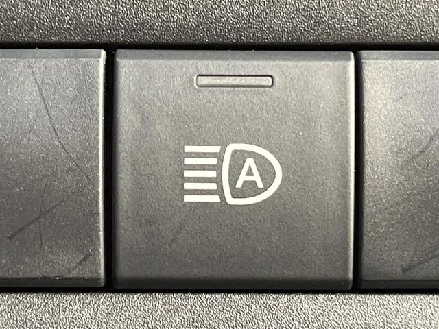 アクア X 純正ディスプレイオーディオ バックカメラ AC100V電源 セーフティセンス レーダークルーズ 禁煙車 レーンキープアシスト スマートキー LEDヘッド ETC オートマチックハイビーム 車線逸脱警報(28枚目)