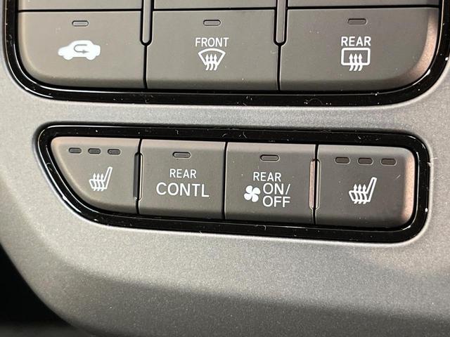 フリード エアー　ＥＸ　登録済未使用車　６人乗り　両側電動ドア　レーダークルーズ　前席シートヒーター　ホンダセンシング　デジタルインナーミラー　ハーフレザー　ＬＥＤヘッド　純正１５ＡＷ　アイドリングストップ　スマートキー（5枚目）