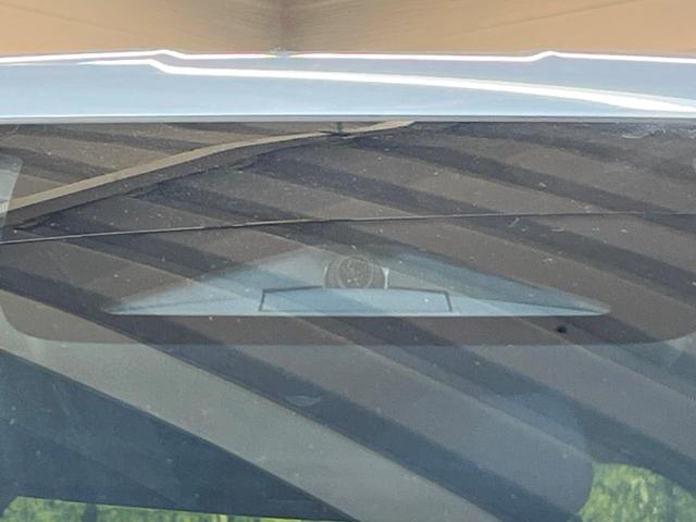 フリード エアー　ＥＸ　登録済未使用車　６人乗り　両側電動ドア　レーダークルーズ　前席シートヒーター　ホンダセンシング　デジタルインナーミラー　ハーフレザー　ＬＥＤヘッド　純正１５ＡＷ　アイドリングストップ　スマートキー（6枚目）