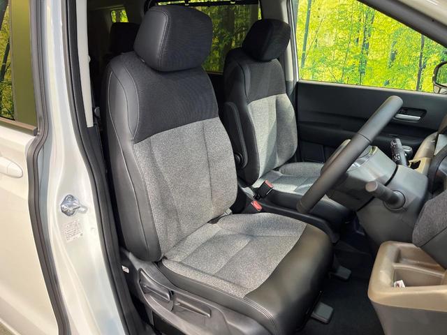 フリード エアー　ＥＸ　登録済未使用車　６人乗り　両側電動ドア　レーダークルーズ　前席シートヒーター　ホンダセンシング　デジタルインナーミラー　ハーフレザー　ＬＥＤヘッド　純正１５ＡＷ　アイドリングストップ　スマートキー（8枚目）