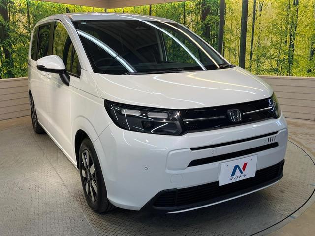 フリード エアー　ＥＸ　登録済未使用車　６人乗り　両側電動ドア　レーダークルーズ　前席シートヒーター　ホンダセンシング　デジタルインナーミラー　ハーフレザー　ＬＥＤヘッド　純正１５ＡＷ　アイドリングストップ　スマートキー（17枚目）