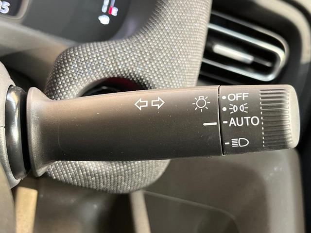 フリード エアー　ＥＸ　登録済未使用車　６人乗り　両側電動ドア　レーダークルーズ　前席シートヒーター　ホンダセンシング　デジタルインナーミラー　ハーフレザー　ＬＥＤヘッド　純正１５ＡＷ　アイドリングストップ　スマートキー（31枚目）