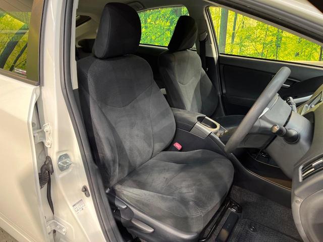 プリウス S 純正ナビ バックカメラ 禁煙車 HIDヘッド ETC スマートキー オートライト オートエアコン 純正15インチAW Bluetooth CD/DVD 革巻きステアリング ステアリングスイッチ(9枚目)