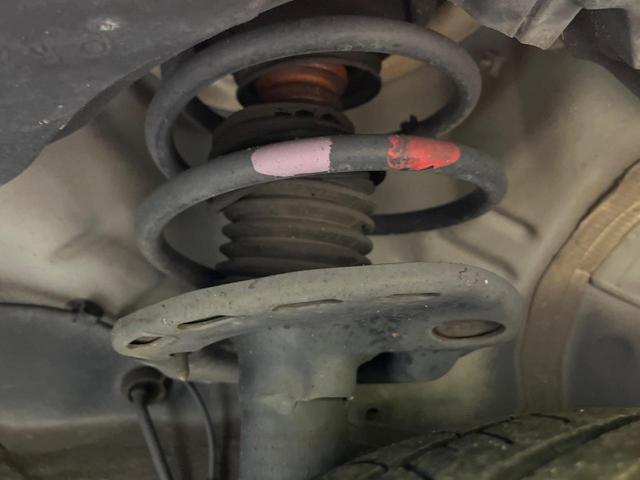 プリウス S 純正ナビ バックカメラ 禁煙車 HIDヘッド ETC スマートキー オートライト オートエアコン 純正15インチAW Bluetooth CD/DVD 革巻きステアリング ステアリングスイッチ(20枚目)