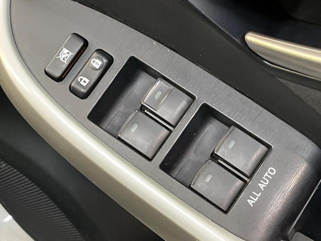 プリウス S 純正ナビ バックカメラ 禁煙車 HIDヘッド ETC スマートキー オートライト オートエアコン 純正15インチAW Bluetooth CD/DVD 革巻きステアリング ステアリングスイッチ(32枚目)