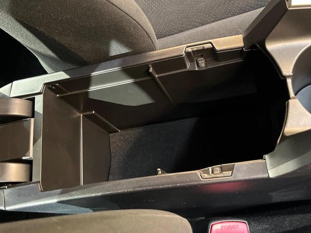 プリウス S 純正ナビ バックカメラ 禁煙車 HIDヘッド ETC スマートキー オートライト オートエアコン 純正15インチAW Bluetooth CD/DVD 革巻きステアリング ステアリングスイッチ(34枚目)