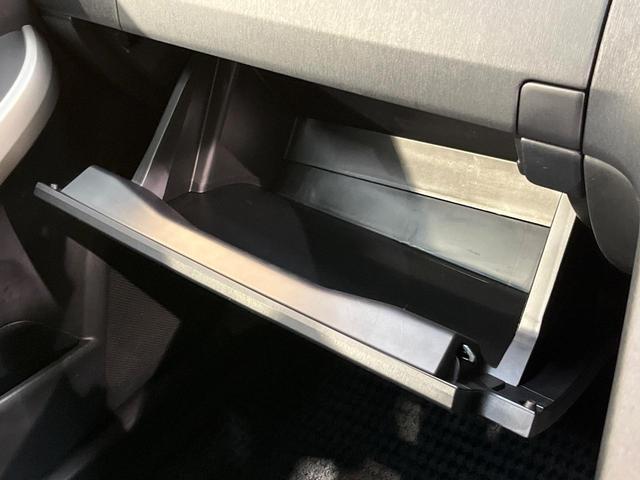 プリウス S 純正ナビ バックカメラ 禁煙車 HIDヘッド ETC スマートキー オートライト オートエアコン 純正15インチAW Bluetooth CD/DVD 革巻きステアリング ステアリングスイッチ(35枚目)