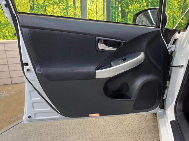 プリウス S 純正ナビ バックカメラ 禁煙車 HIDヘッド ETC スマートキー オートライト オートエアコン 純正15インチAW Bluetooth CD/DVD 革巻きステアリング ステアリングスイッチ(36枚目)