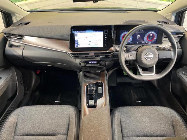 オーラ G 純正9インチナビ デジタルインナーミラー 全周囲カメラ 衝突被害軽減システム 禁煙車 ハーフレザーシート ETC ドラレコ コーナーセンサー LEDヘッド 車線逸脱警報 オートライト スマートキー(2枚目)