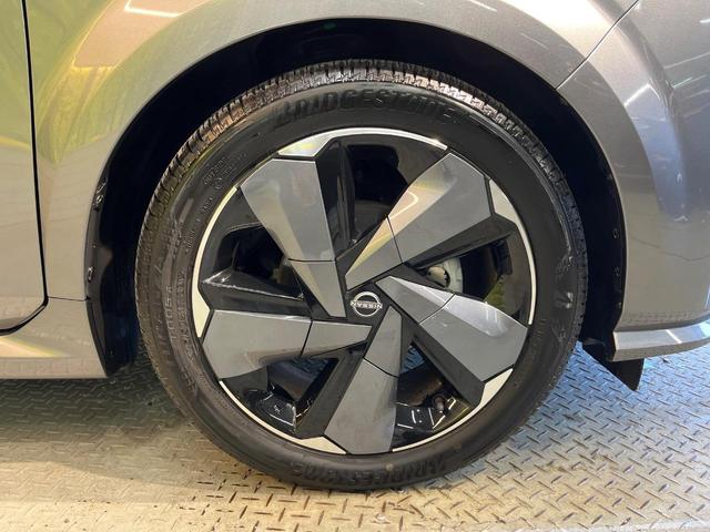 オーラ G 純正9インチナビ デジタルインナーミラー 全周囲カメラ 衝突被害軽減システム 禁煙車 ハーフレザーシート ETC ドラレコ コーナーセンサー LEDヘッド 車線逸脱警報 オートライト スマートキー(60枚目)