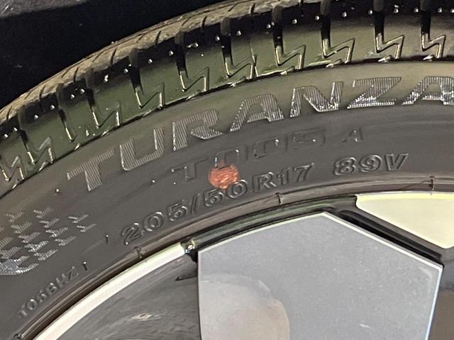 オーラ G 純正9インチナビ デジタルインナーミラー 全周囲カメラ 衝突被害軽減システム 禁煙車 ハーフレザーシート ETC ドラレコ コーナーセンサー LEDヘッド 車線逸脱警報 オートライト スマートキー(63枚目)