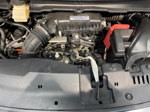 ステップワゴンスパーダ スパーダ　８人乗り　衝突軽減　純正ナビ　フリップダウン　バックカメラ　両側電動ドア　アダプティブクルーズ　ＥＴＣ　ドラレコ　純正１６ＡＷ　ＬＥＤヘッド　アイドリングストップ　Ｂｌｕｅｔｏｏｔｈ　スマートキー（18枚目）