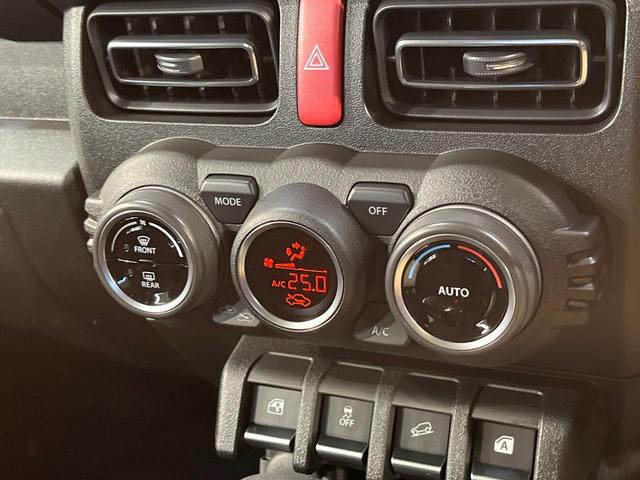 ジムニー XC ターボ 届出済未使用車 寒冷地仕様 衝突軽減装置 シートヒーター クルーズコントロール スマートキー LEDヘッド 車線逸脱警報 誤発進抑制機能 オートライト オートエアコン 純正16インチAW(8枚目)