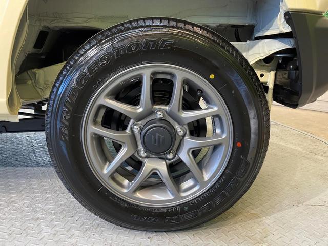 ジムニー XC ターボ 届出済未使用車 寒冷地仕様 衝突軽減装置 シートヒーター クルーズコントロール スマートキー LEDヘッド 車線逸脱警報 誤発進抑制機能 オートライト オートエアコン 純正16インチAW(53枚目)