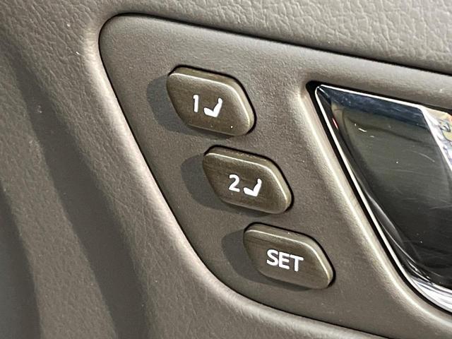 クラウン ２．５アスリート　ナビパッケージ　純正ナビ　バックカメラ　スーパーライブサウンド　禁煙車　本革シート　シートヒーター／シートエアコン　パワーシート　ＨＩＤヘッド　ＥＴＣ　クルコン　Ｂｌｕｅｔｏｏｔｈ　ＣＤ／ＤＶＤ　革巻きステアリング（6枚目）