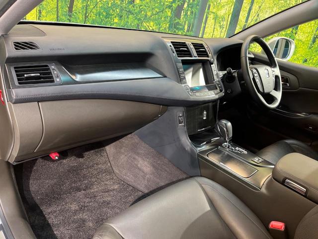 クラウン ２．５アスリート　ナビパッケージ　純正ナビ　バックカメラ　スーパーライブサウンド　禁煙車　本革シート　シートヒーター／シートエアコン　パワーシート　ＨＩＤヘッド　ＥＴＣ　クルコン　Ｂｌｕｅｔｏｏｔｈ　ＣＤ／ＤＶＤ　革巻きステアリング（52枚目）