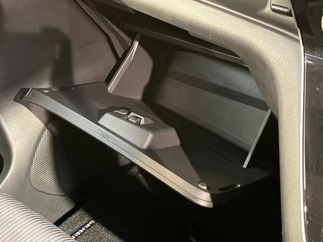 セレナ ｅ－パワー　ハイウェイスターＶ　パックＡ　純正エアロ　デジタルミラー　全周囲カメラ　純正１０型ナビ　フリップダウンモニター　両側電動ドア　プロパイロット　ＬＥＤヘッド　純正１５ＡＷ　ドラレコ　ＥＴＣ　衝突軽減　ワンオーナー　禁煙（37枚目）