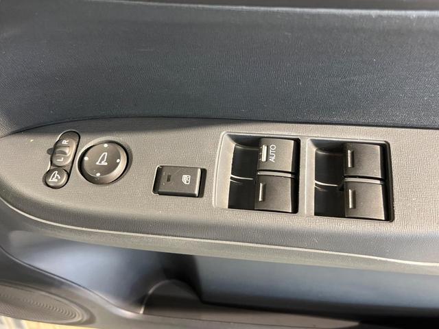 N-ONE G SSパッケージ 純正ナビ 衝突軽減装置 バックカメラ 禁煙車 ドライブレコーダー スマートキー HIDヘッド ETC オートライト オートエアコン Bluetooth CD DVD再生 地デジ 黒内装(33枚目)