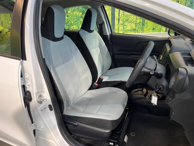 アクア Ｌ　ＳＤナビ　バックカメラ　禁煙車　ＥＴＣ　オートエアコン　ＥＶモード　エコモード　　横滑り防止装置　アイドリングストップ　バックカメラ　トラクションコントロール　ミュージックサーバー（8枚目）