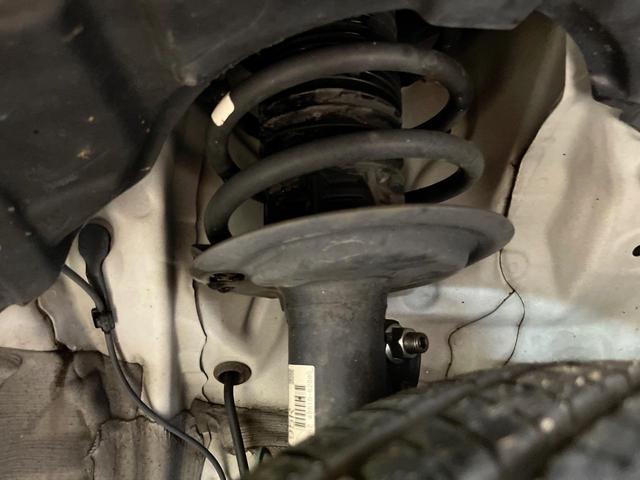 アクア Ｌ　ＳＤナビ　バックカメラ　禁煙車　ＥＴＣ　オートエアコン　ＥＶモード　エコモード　　横滑り防止装置　アイドリングストップ　バックカメラ　トラクションコントロール　ミュージックサーバー（20枚目）