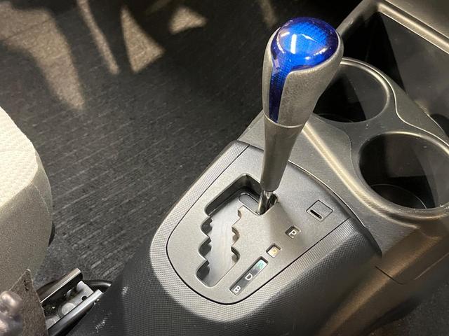 アクア Ｌ　ＳＤナビ　バックカメラ　禁煙車　ＥＴＣ　オートエアコン　ＥＶモード　エコモード　　横滑り防止装置　アイドリングストップ　バックカメラ　トラクションコントロール　ミュージックサーバー（21枚目）