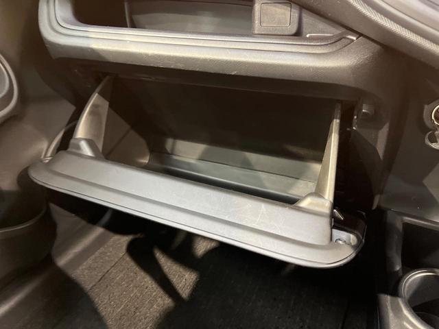 アクア Ｌ　ＳＤナビ　バックカメラ　禁煙車　ＥＴＣ　オートエアコン　ＥＶモード　エコモード　　横滑り防止装置　アイドリングストップ　バックカメラ　トラクションコントロール　ミュージックサーバー（34枚目）