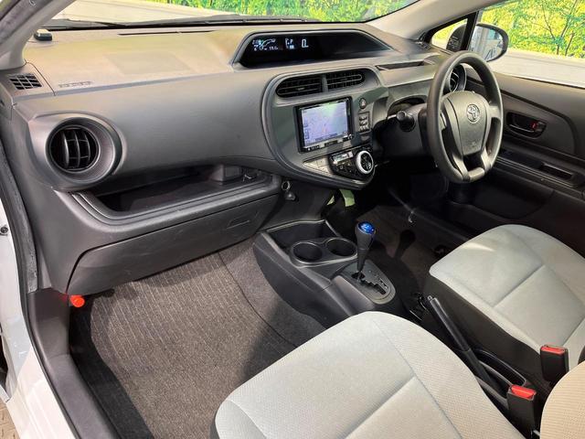 アクア Ｌ　ＳＤナビ　バックカメラ　禁煙車　ＥＴＣ　オートエアコン　ＥＶモード　エコモード　　横滑り防止装置　アイドリングストップ　バックカメラ　トラクションコントロール　ミュージックサーバー（42枚目）