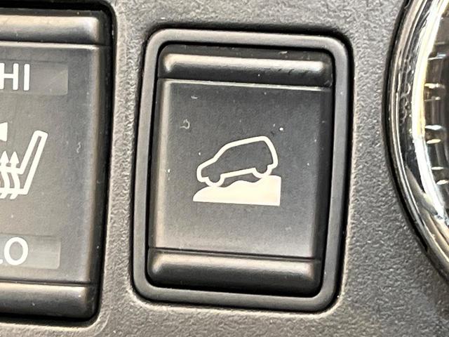 エクストレイル 20X ハイブリッド エマージェンシーブレーキP 4WD 衝突軽減 ルーフレール メーカーナビ 全周囲カメラ シートヒーター パワーバックドア クルコン レザーシート LEDヘッド ETC 純正17AW 横滑り防止機能 オートエアコン スマートキー(34枚目)